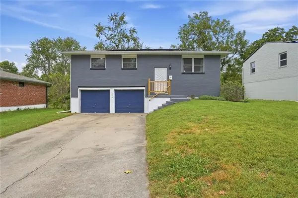 912 Colbern DR, Belton, MO 64012
