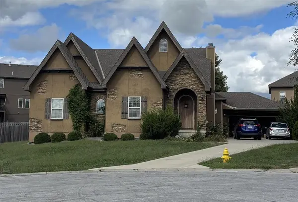 1302 Aberdeen CIR, Raymore, MO 64083