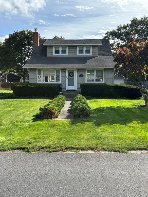 515 Gillette AVE, Bayport, NY 11705