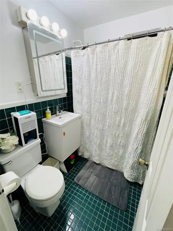 6215 53rd AVE #1A, Maspeth, NY 11378