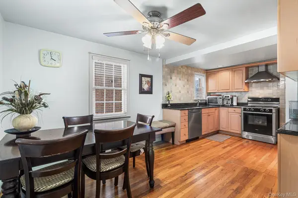 305 White RD, Mineola, NY 11501