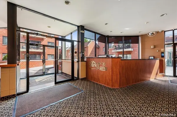 99 S Park AVE #112, Rockville Centre, NY 11570