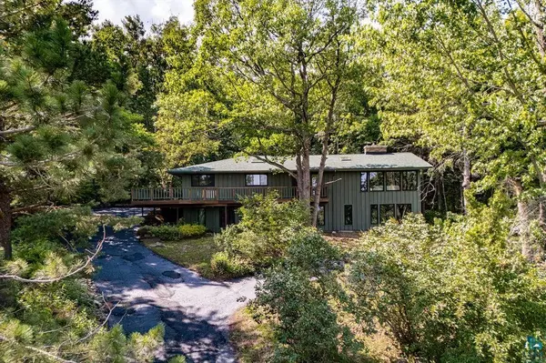 2207 Heather Ave, Duluth, MN 55803