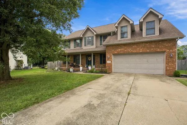 1992 Westminster PL, Columbus, IN 47201