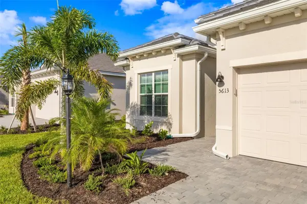5613 LIGHTNING WHELK LN, Lakewood Ranch, FL 34211