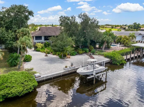1947 SAN REMO POINT DR, Englewood, FL 34223
