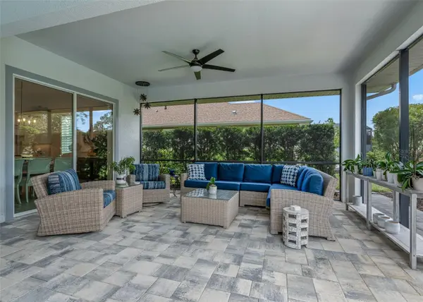6043 APEX WAY, Lady Lake, FL 32159