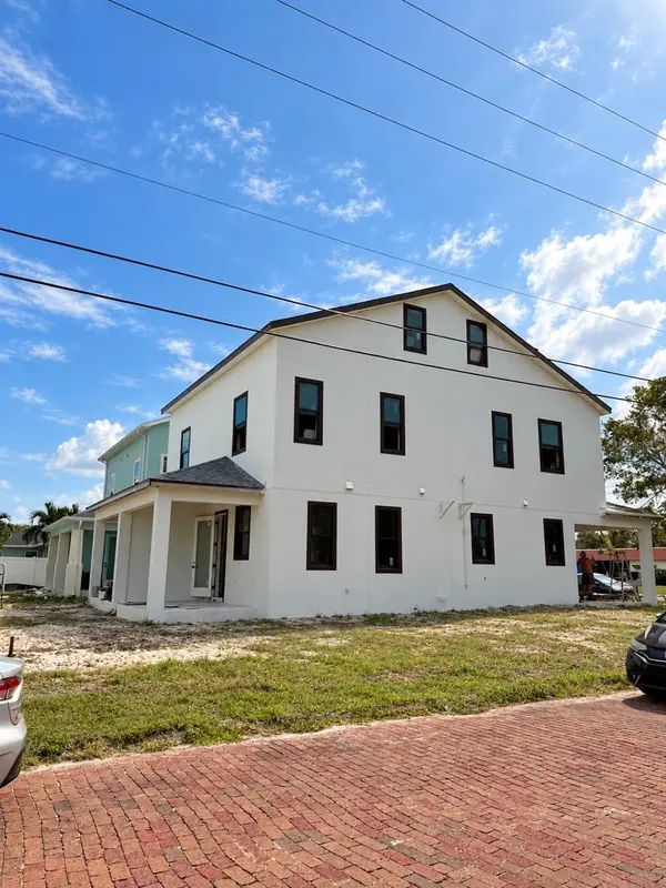 6185 1ST AVE N, St Petersburg, FL 33710