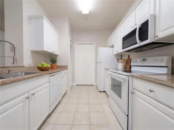 405 SOUTHERN PECAN CIR #108, Winter Garden, FL 34787
