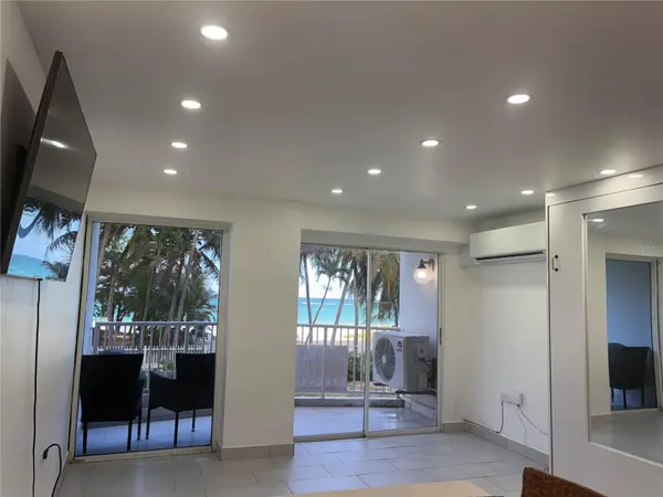 4633 AV. ISLA VERDE #105, Carolina, PR 00979