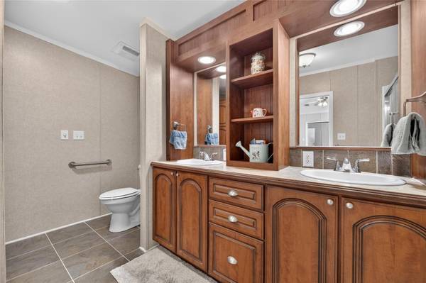 10054 COLLINGWOOD AVE, Dade City, FL, 33525 photo 19