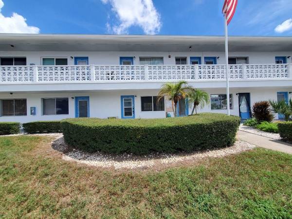 8555 112TH ST #106, Seminole, FL 33772