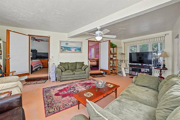 4139 1ST ST NE, St Petersburg, FL, 33703 photo 4