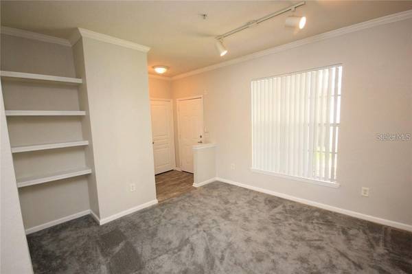 9401 CRESCENT LOOP CIR #103, Tampa, FL 33619