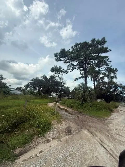 6042 LEWIS DR, Zephyrhills, FL 33542