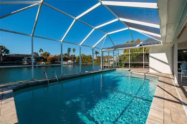 1985 MICHIGAN AVE NE, St Petersburg, FL 33703