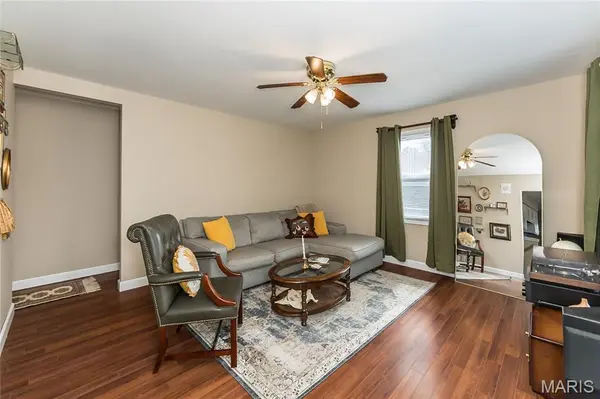 12104 Fleetwood PL, Maryland Heights, MO 63043
