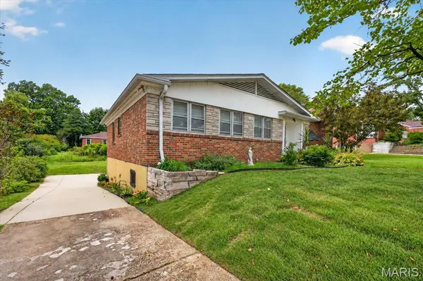 8250 Tulane AVE, St Louis, MO 63132