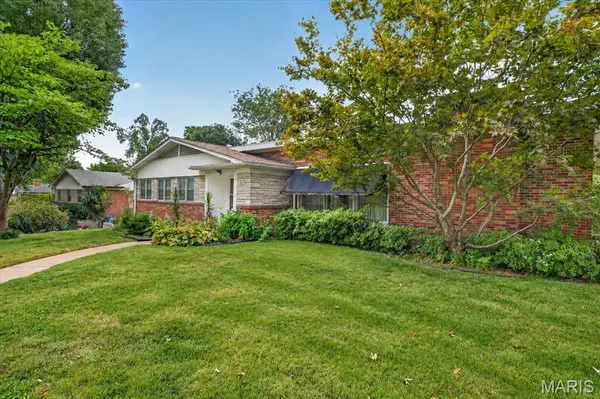 8250 Tulane AVE, St Louis, MO 63132