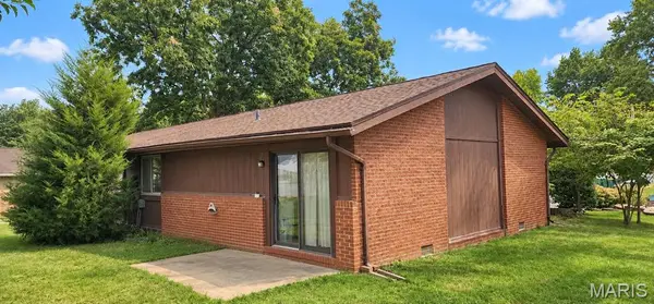 9 Concord DR, Millstadt, IL 62260