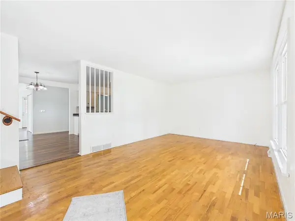 1304 1st St, Scott City, MO 63780