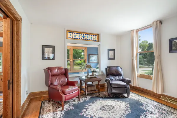 210 8th AVE, La Grange, IL 60525