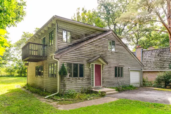 23493 N Wildwood LN, Deerfield, IL 60015