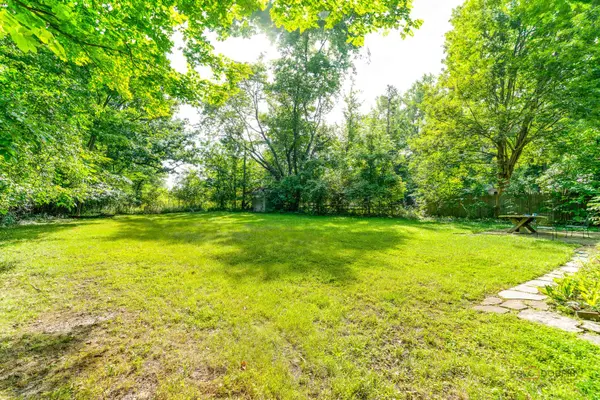 23493 N Wildwood LN, Deerfield, IL 60015
