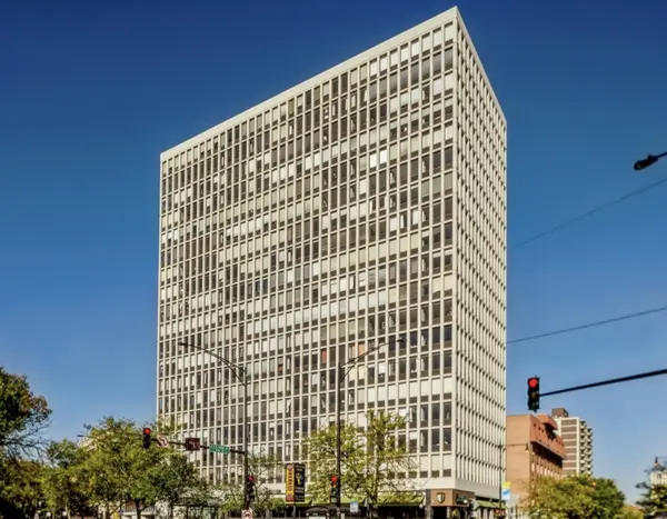 444 W Fullerton Pkwy #802, Chicago, IL 60614