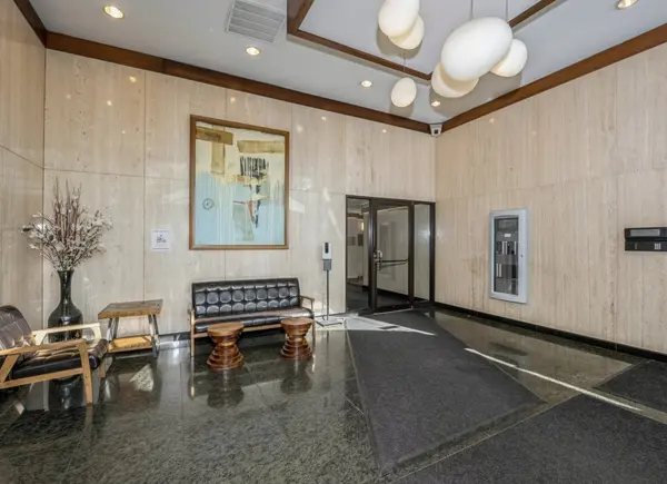 444 W Fullerton Pkwy #802, Chicago, IL 60614