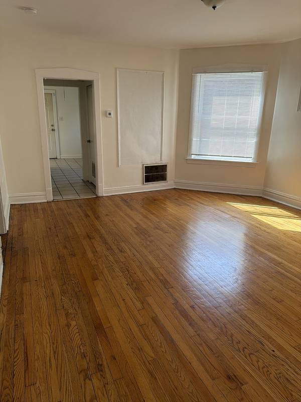 7741 S Yates BLVD #3, Chicago, IL 60649