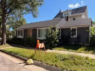 1064 Lawson AVE E, Saint Paul, MN 55106