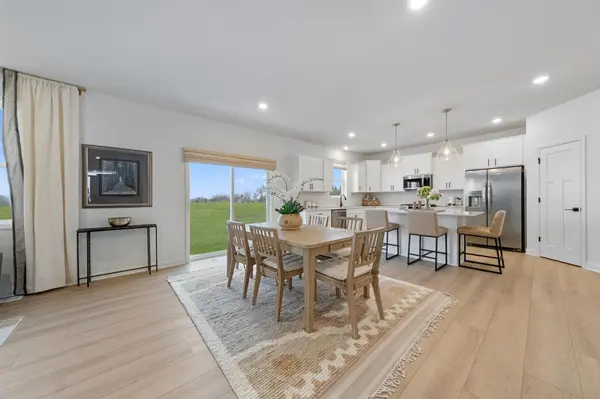 1083 Adamstown DR, Rosemount, MN 55068