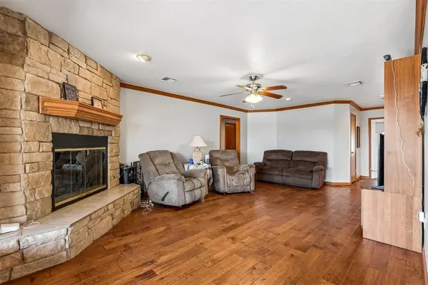 1629 Canyon Bluff RD, Guthrie, OK 73044