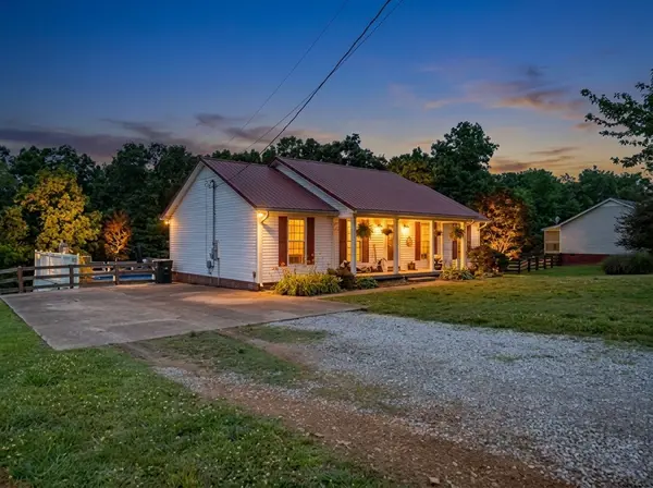 2233 Fall River Rd, Leoma, TN 38468