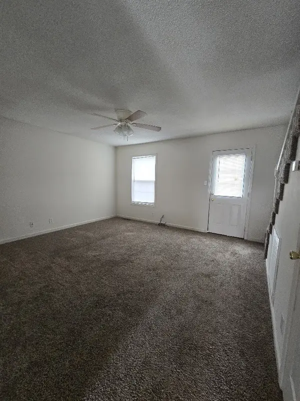 211 Tree Line Dr, Oak Grove, KY 42262