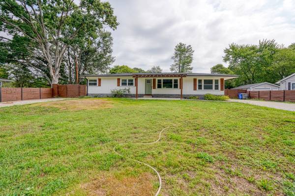303 Watson RD, Taylors, SC 29687