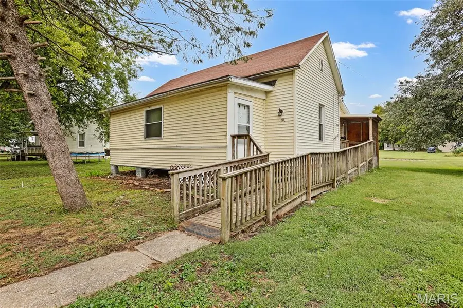209 W 6th South ST, Mount Olive, IL 62069