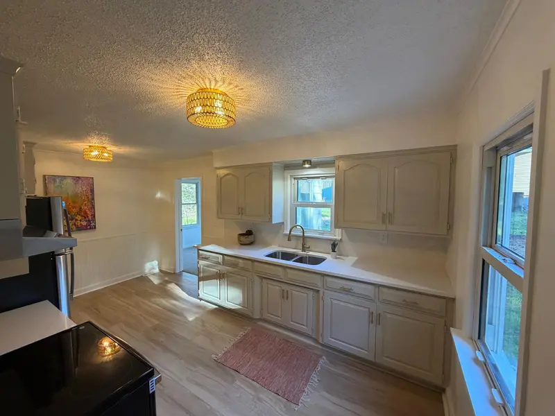 625 Bear AVE N, Vadnais Heights, MN 55127