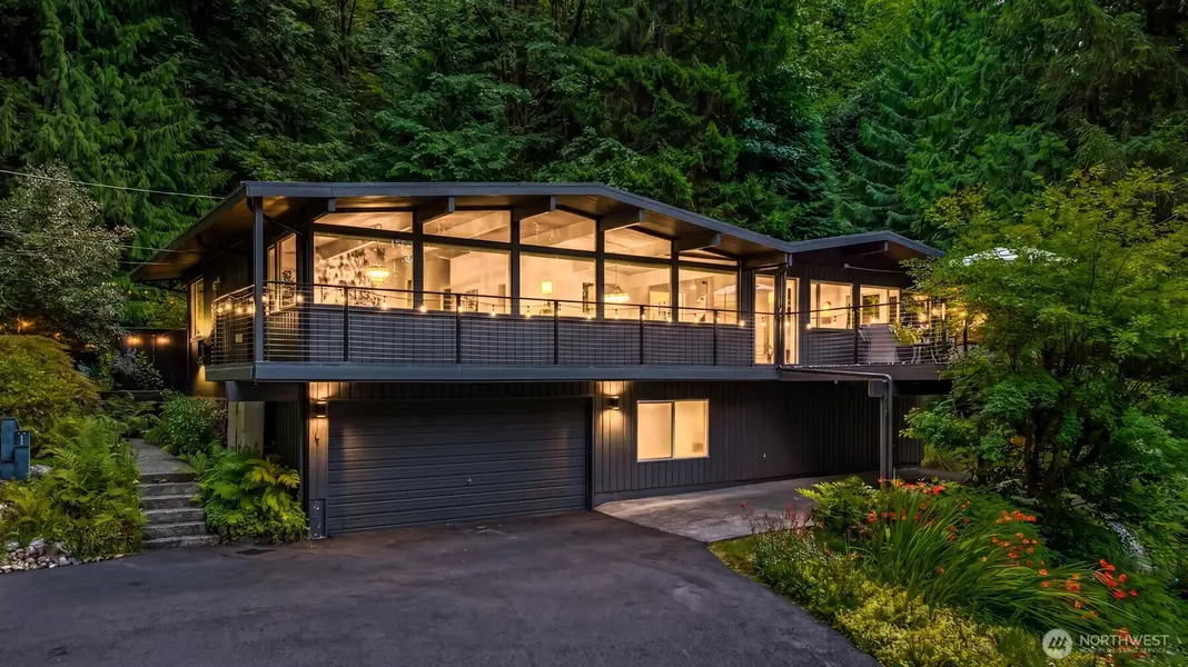 20200 37th AVE NE, Lake Forest Park, WA 98155