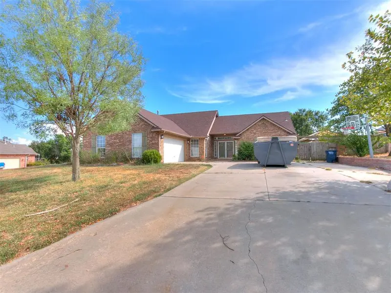 1311 Cambridge DR, Shawnee, OK 74804