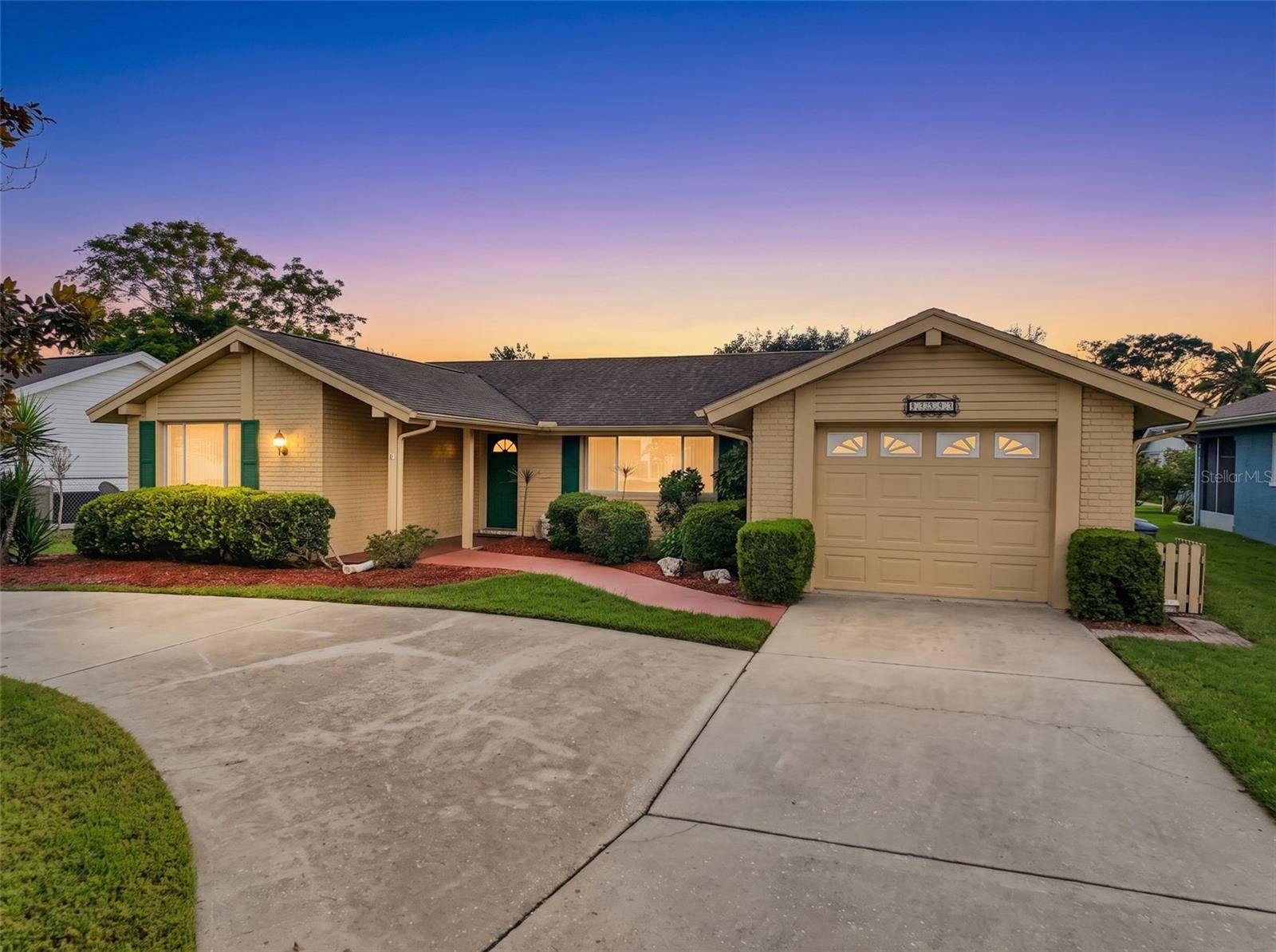 12205 SILK OAK LN, Hudson