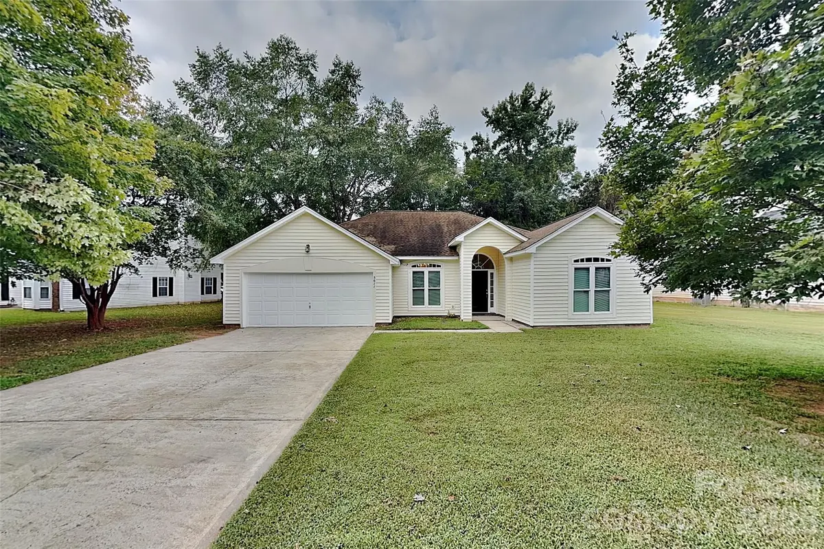 5611 Timbertop LN, Charlotte, NC 28215