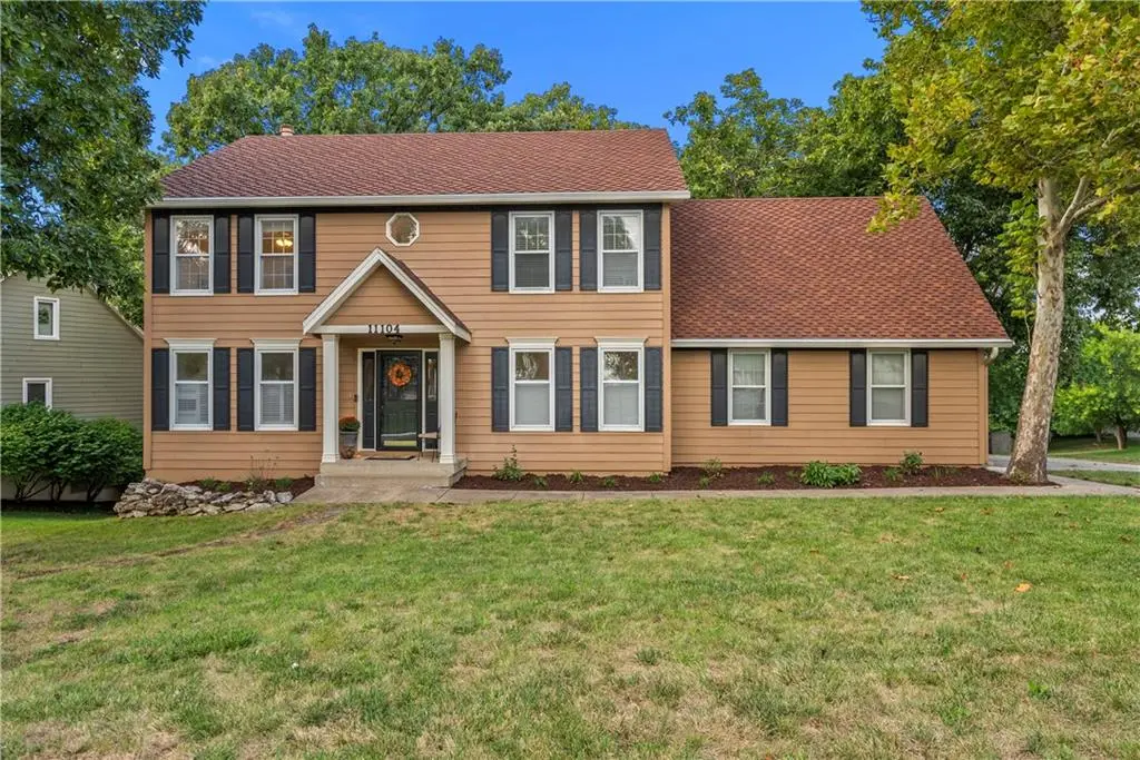 11104 W 109th TER, Overland Park, KS 66210