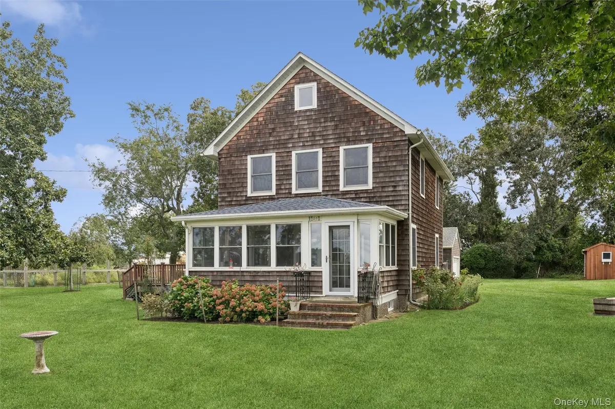 13700 Oregon RD, Cutchogue, NY 11935
