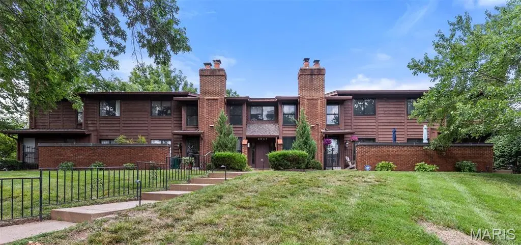 2037 Trailcrest LN #8, Kirkwood, MO 63122