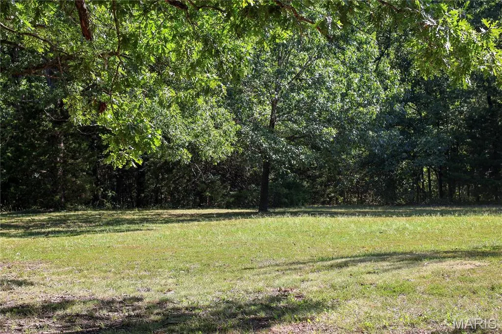 15 Windle RD, Cuba, MO 65453