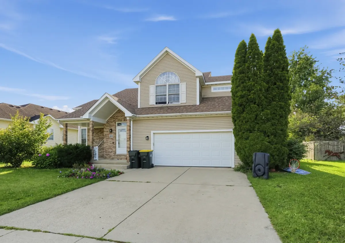 315 Stearn DR, Genoa, IL 60135