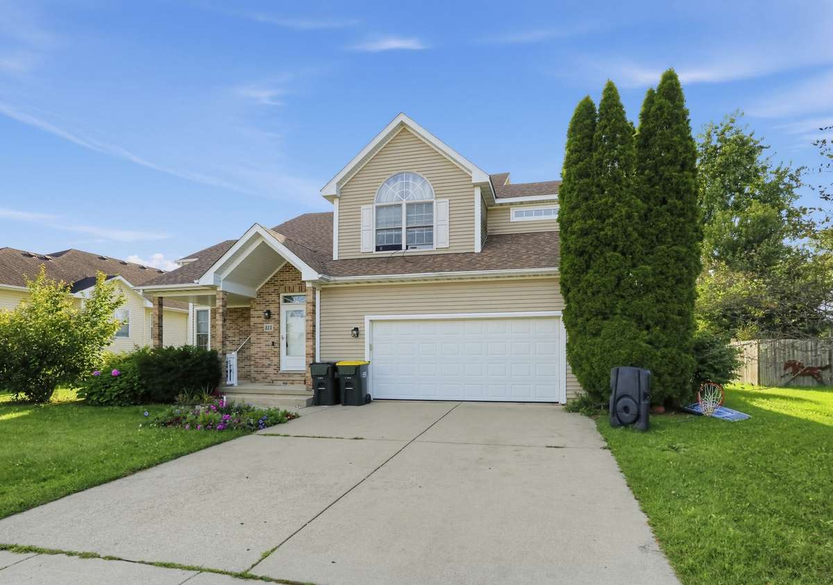 315 Stearn DR, Genoa, IL 60135