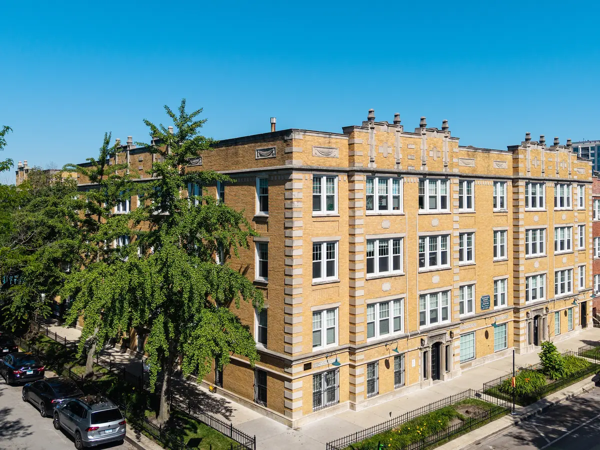 1100 W Glenlake AVE #1, Chicago, IL 60660